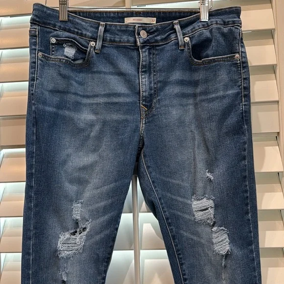 Levi’s 711 Skinny High Rise 32 X 30 - Picture 2 of 7